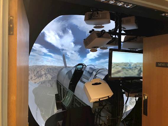 Der lebendigste Spitfire-Flugsimulator an der Boultbee Flight Academy