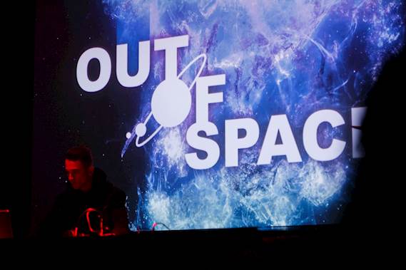 Licht und Video beeindrucken beim OUT OF SPACE Festival